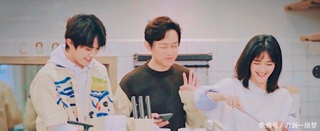 易烊千璽新綜藝定檔,預告中千璽狂擼貓,還叫貓咪“小漂亮”