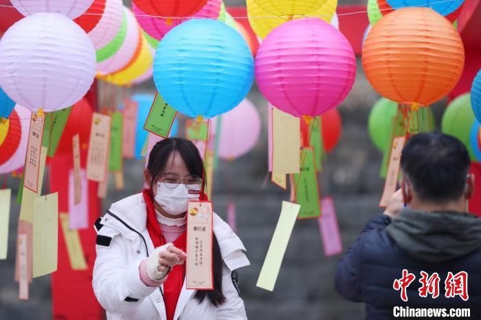 夫子庙|民众走进南京城南老街喜过元宵