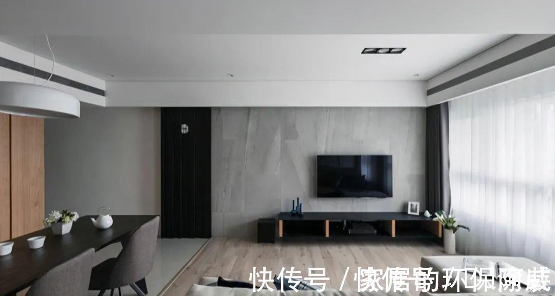 玄关|沙发不靠墙加5㎡收纳区,玄关连餐厅全装柜,100㎡住出豪宅感