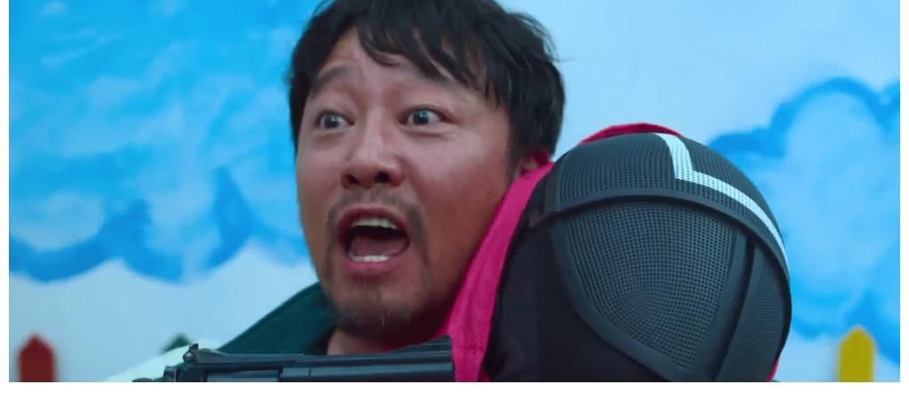 选手|《鱿鱼游戏》如果你是红衣人,被劫持后,怎样才能让自己活下来?