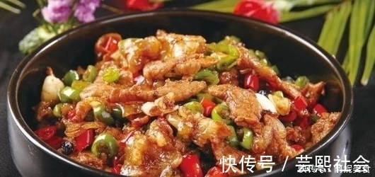 红小米椒|饭桌必不可少的几道家常菜，适合忙碌的上班族，试试会让大家满意