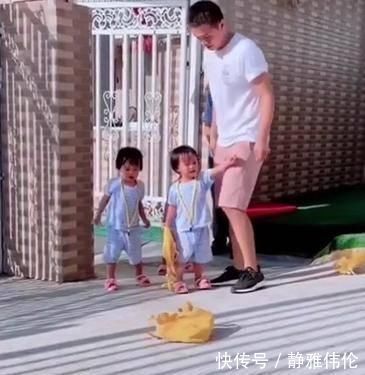 三胞胎|爸爸接孩子放学迟到,三胞胎女儿满脸气愤,画面逗笑门卫大爷