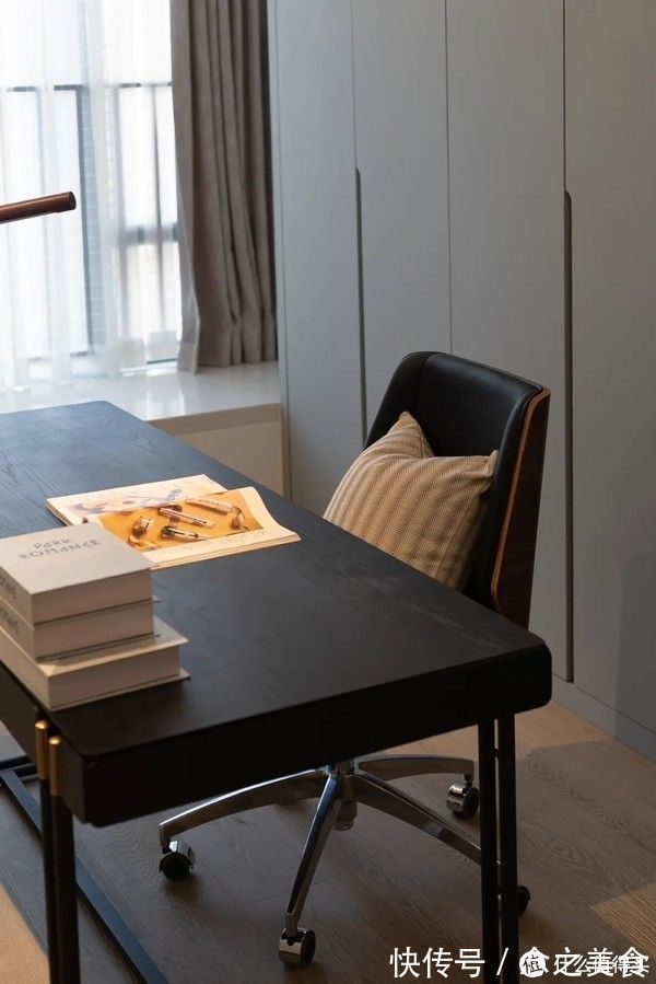 书房|他家190㎡，坚持拆掉一面墙，装修后，满屋子的高级感，藏不住了