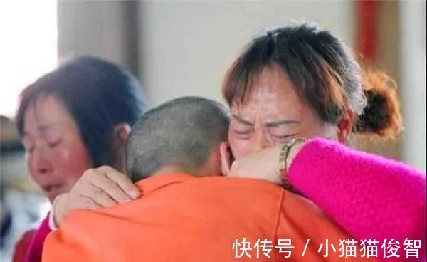 陈女士|备孕4年怀上双胞胎,孕检却说是连体婴,妈妈坚持生下后相拥而泣