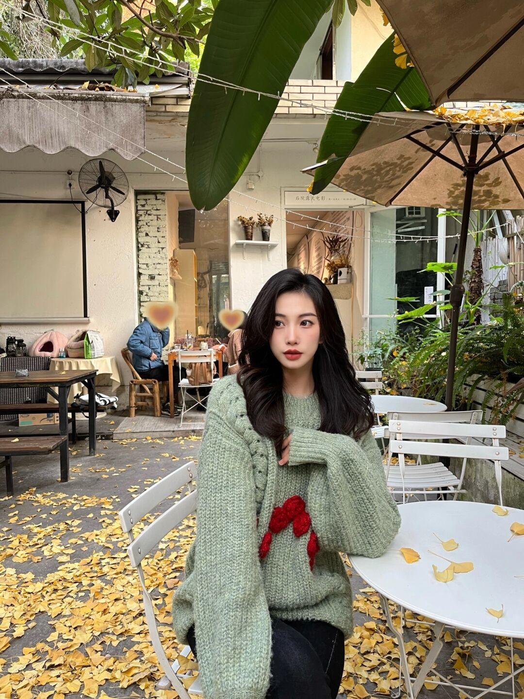 莫兰迪|这才是熟女该有的“毛衣”搭配,建议借鉴4个实用款,真美