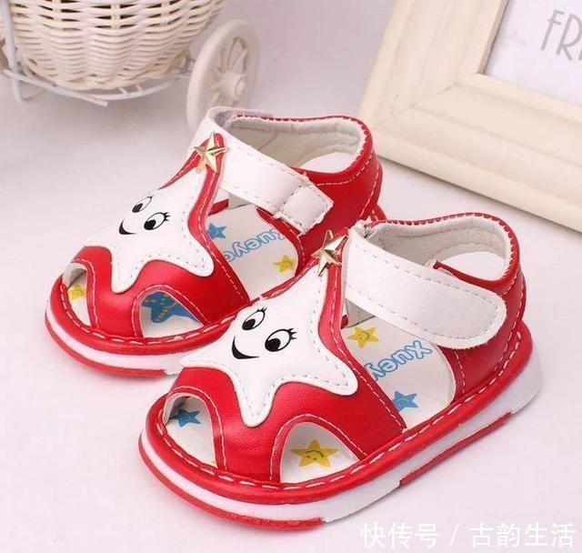 鞋子 8种凉鞋被列入黑名单,会导致0型腿,足外翻,家长买错会害了娃