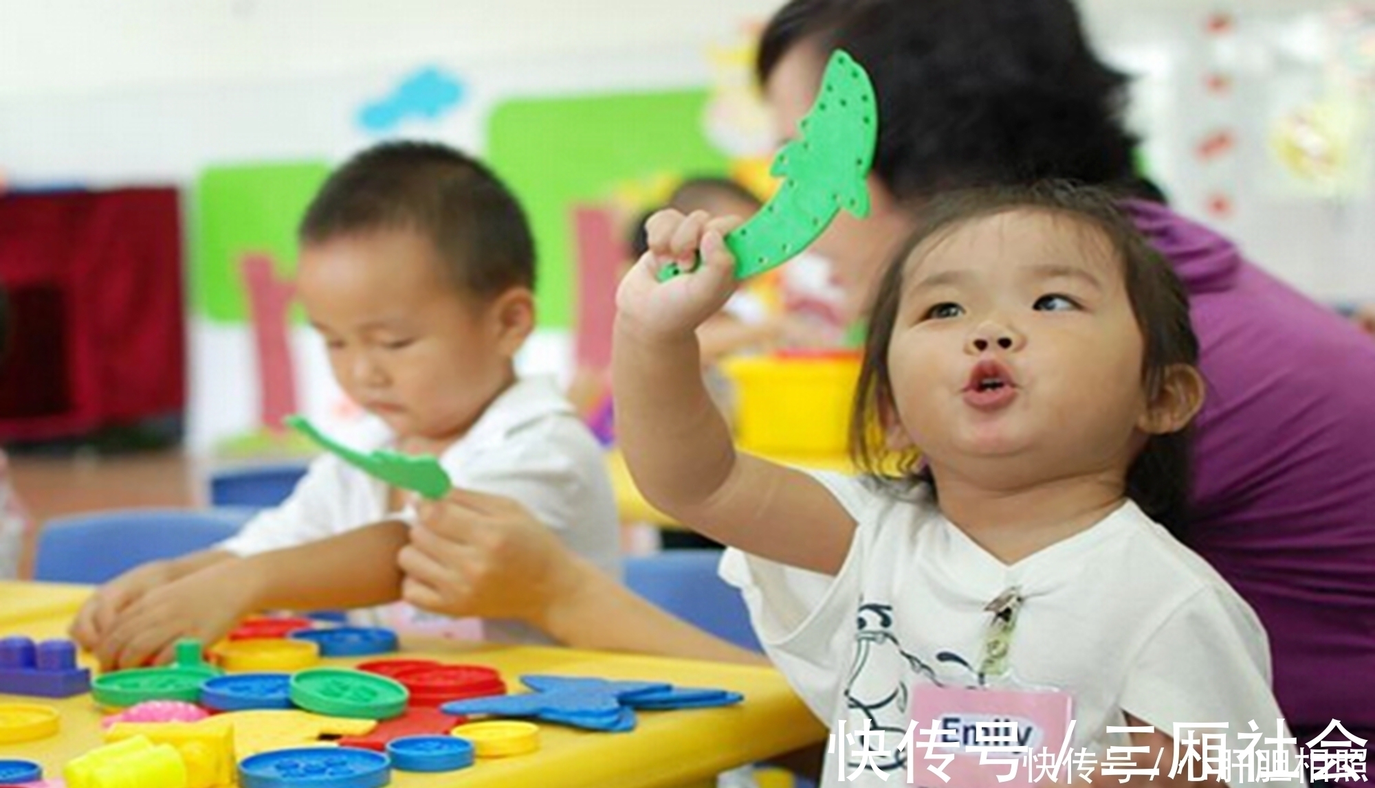 孩子|来幼儿园第一天不哭的孩子，大多来自于三种家庭，第一种最暖心