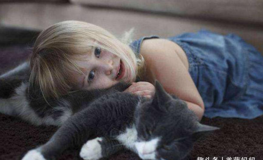 小女孩|6岁女孩突然“秃头”,奶奶以为是鬼剃头,医生怒斥无知