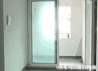名下|买房交了定金还没住, 就被房东女儿砸了门锁, 房东 100万搞定!