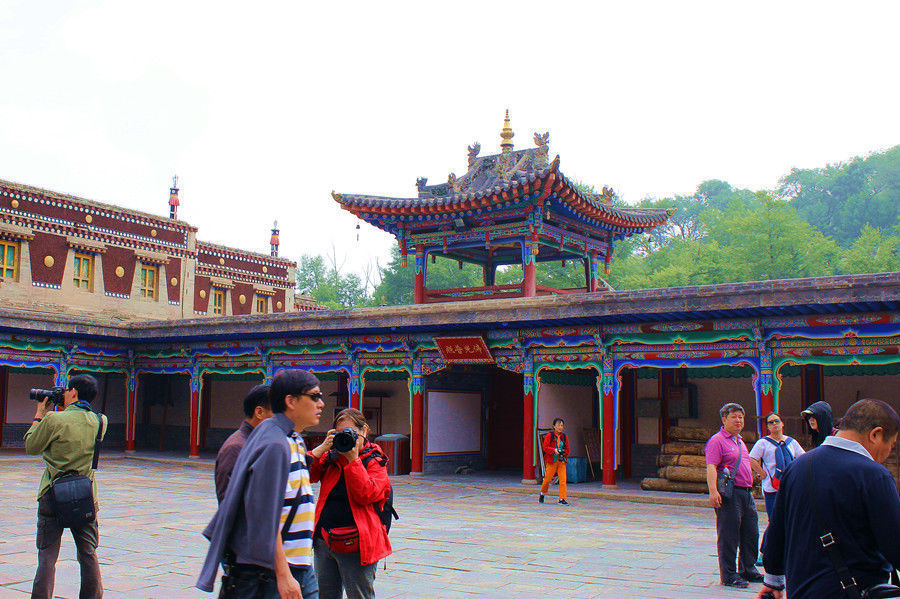  六大|酥油花、壁画、堆绣，中国藏传佛教六大寺院——塔尔寺