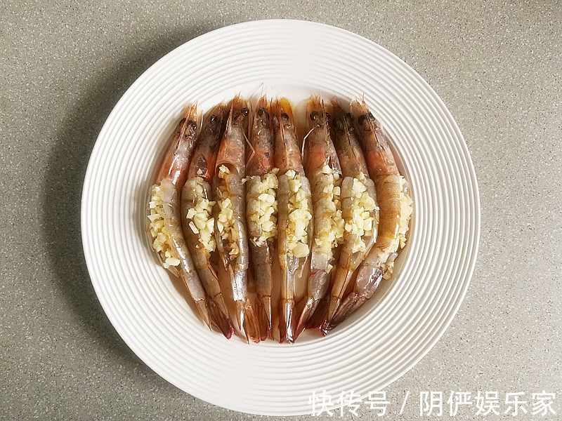 虾肉最馋人的做法，味道太鲜美了，一周吃三次，上桌就光盘