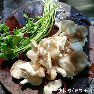 没有什么是鲜香无比——鲜虾鲍鱼粥解决不了的