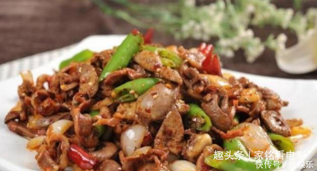 爆款美食：蒜苗炒千页豆腐、双椒拌藕片、果香咖喱鸡、孜然鸡胗