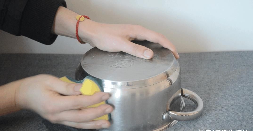 家家户户|不锈钢锅发黄了, 只需一张纸, 教你轻松巧洗白, 家家户户都用得到