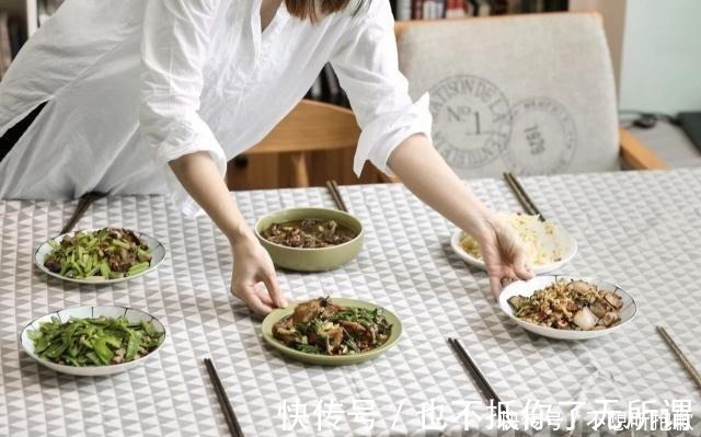 利用率|这是什么神仙操作54平两居改三居，还能住下一家四口，太厉害了！