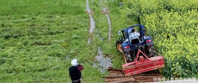 何炅 张子枫双手拿碗跟张艺兴碰，在哥哥面前敷面膜泡脚，没有少女架子