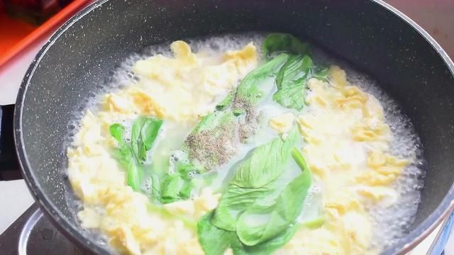 鸡蛋和青菜最近火了，我家一周做5次，吃一次就念念不忘了