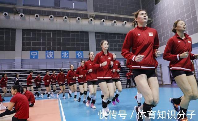 女排精神|袁心玥发言,蔡斌部署,洋专家授课,女排训练营面向未来严字当头
