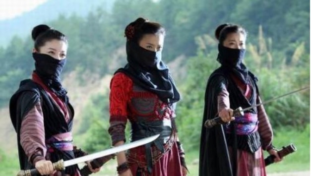 女兵|曹操墓中一件文物刻着7个手持兵器的女兵，背后真相让人唏嘘