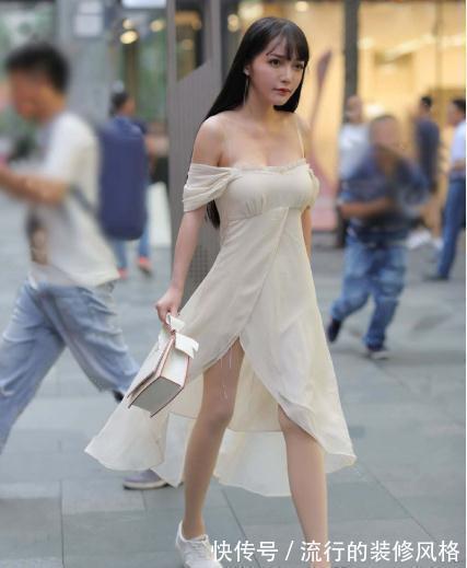 暗色 美女脚上一双高跟鞋,少女感满满,色调相互协调,增加了视觉享受