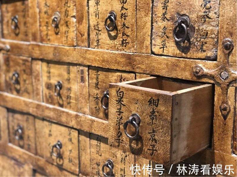 降火|“上实下虚”,是当代人通病!一味药小方,降火,强膝,专治此病