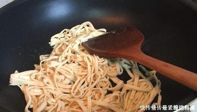 豆制品|它是“天然雌激素”,隔三差五吃,平衡激素,面色红润,美翻了