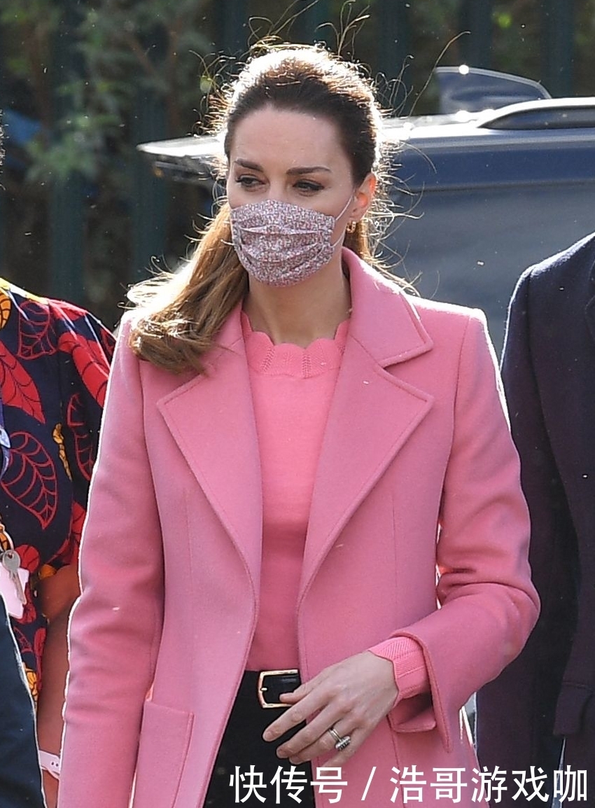 先后发声,凯特瘦一大圈,驼背佝偻没精气神