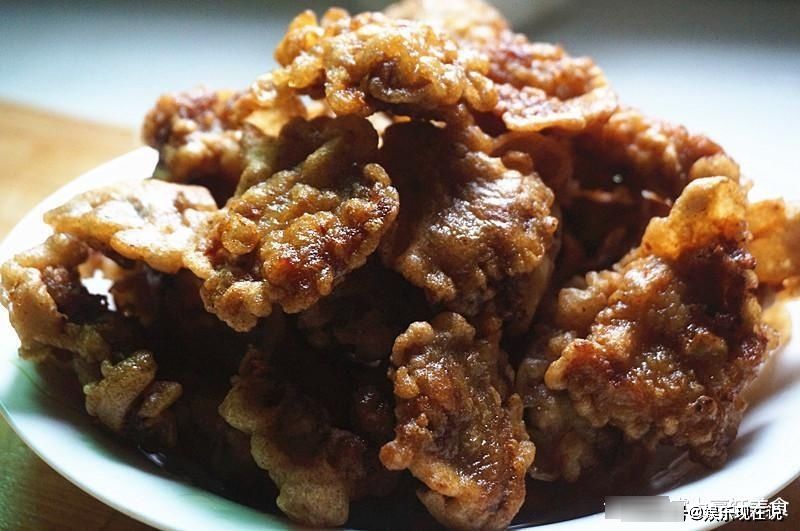  油炸|40年大厨: 炸酥肉不能少了“它”! 否则放一会就回软, 不酥脆