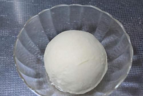 比蛋糕简单比馒头好吃，简单一卷就能吃，松软又香甜，孩子超爱吃