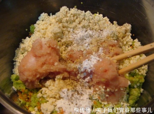 可口|炸肉丸子,用面粉还是淀粉?都没用对,换成它,酥软可口,不油腻