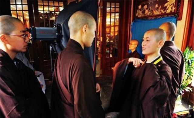 上联|尼姑连出7字宝盖头上联招亲，8年来无人能对，却被一书生破解