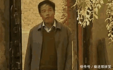 劝说|一位老人家中有传家宝,后经考古队员们多次劝说后,终于上交了!