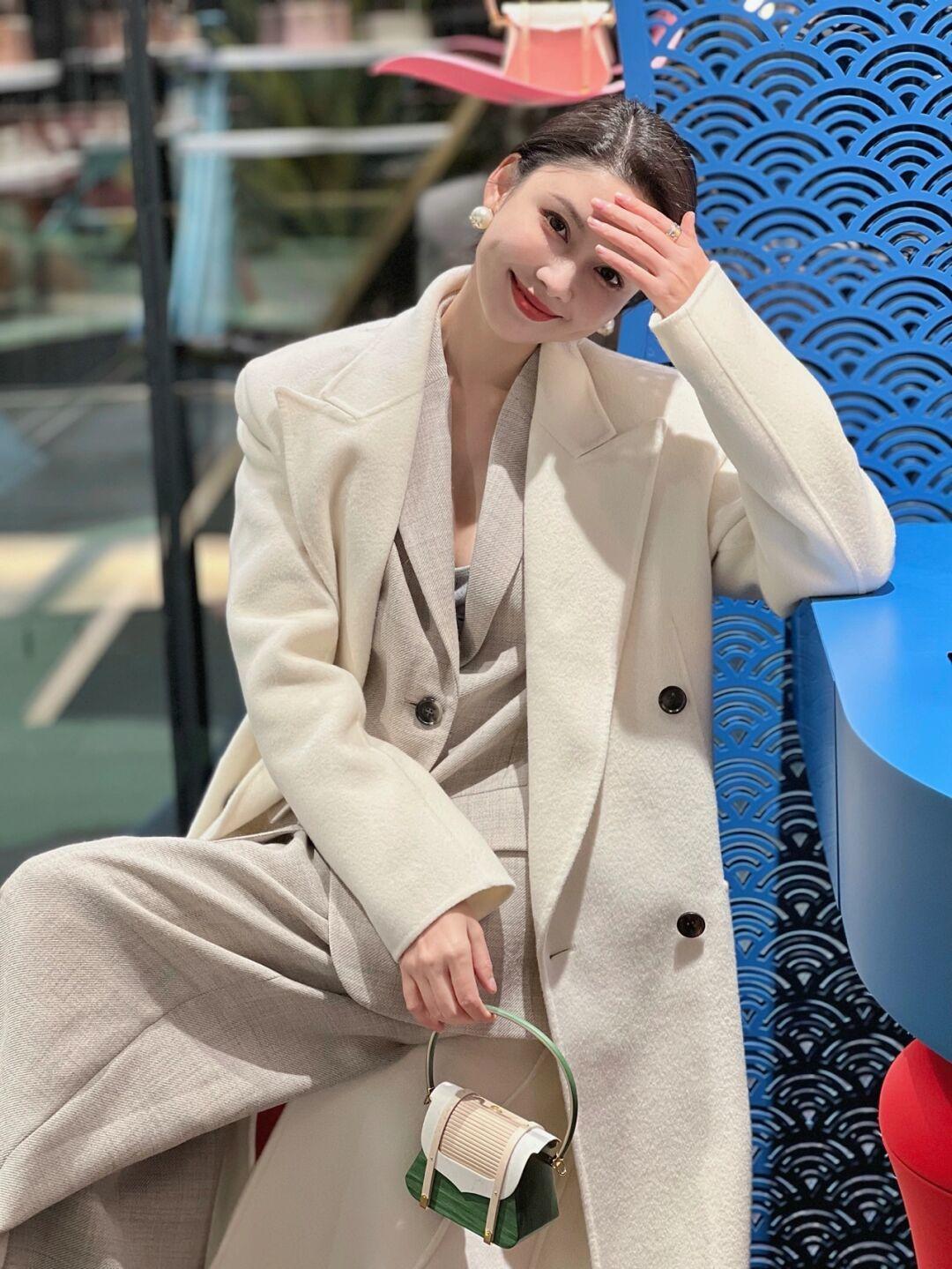 博主 羽绒服太显胖了,快来试试这些“大衣”,温柔保暖又有格调