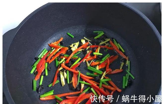 老少皆宜|红烧带鱼好吃有诀窍,多加一料,肉质鲜嫩不腥,上桌连汤都不剩
