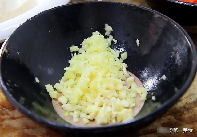 酱汁|酱泼豆腐好不好吃关键在于酱汁，厨师长分享饭店配方，香辣鲜嫩