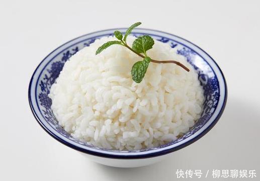 大米|蒸米饭时，不能直接下锅，以前用错方法了，难怪米饭不香不软糯