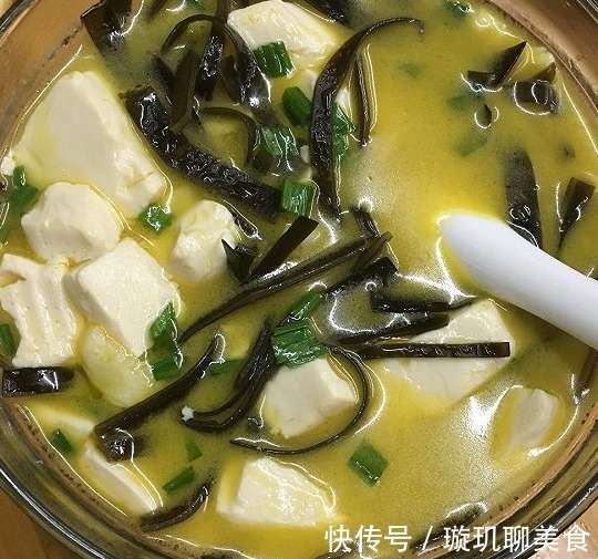 胆固醇|煮海带时加一宝,排出体内垃圾,血管更畅通,女性不想显老可试试