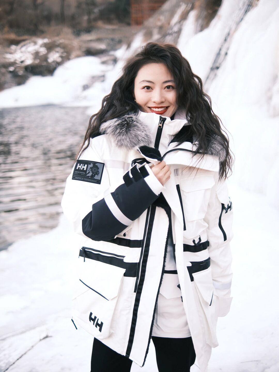 穿搭 冬天怎么穿保暖又洋气?或许你差一件“羽绒服”,优雅体面还显瘦