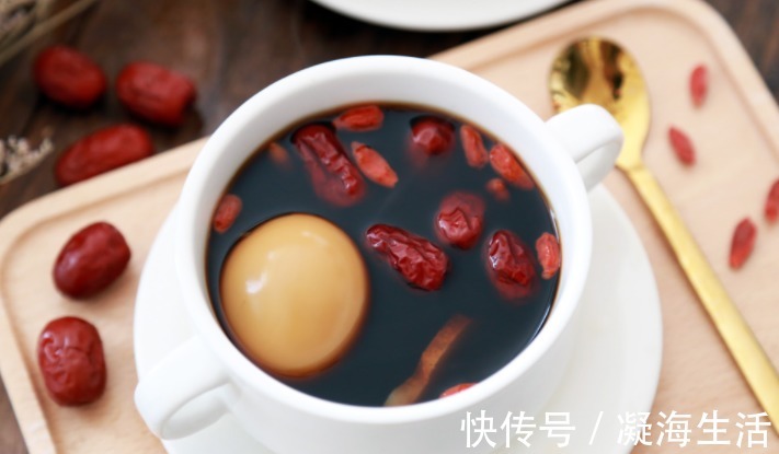 气血不好的人要多喝这汤，一周喝2次，面色红润