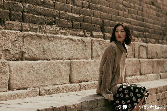 阔腿裤|秋冬的时髦,人手一件的高领毛衣就足够,这5种搭法,高级又时髦