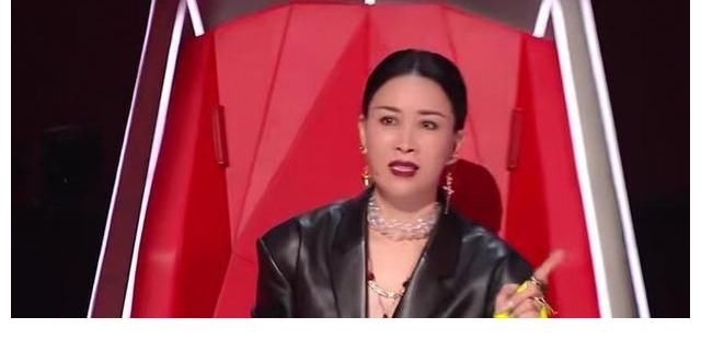 黄霄云|《好声音2021》仅播两期,四位助教差距已显露,那英当面夸张碧晨