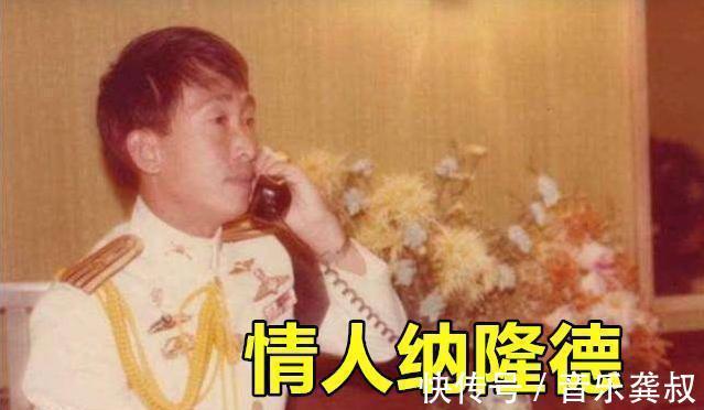 丈夫#诗丽吉“刮宫”治疗后,对普密蓬献花跪下认错,小小举动大有深意