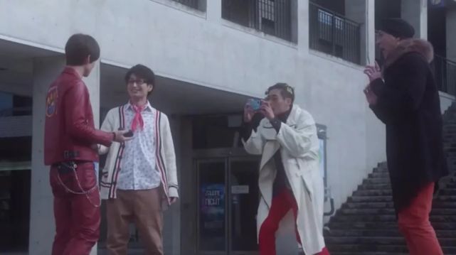 印章|假面骑士Revice The Mystery第二集剧情简介,门田超人再次倒下