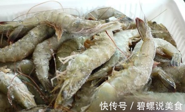 大虾别再吃水煮了，酒店大厨教你做法，5斤不够吃，1盘接1盘