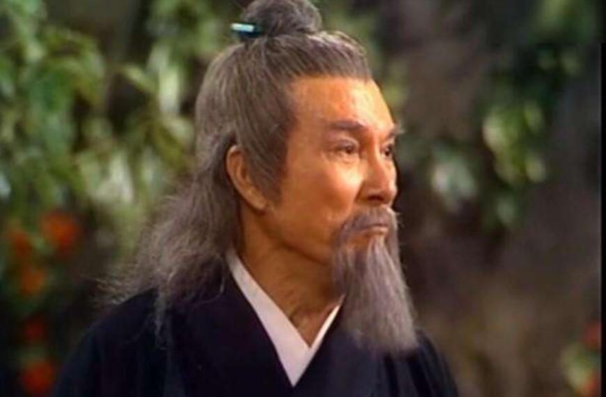 金庸$洪七公有虚竹的帮助,他是否超越了当年的萧峰?你听裘千仞说了啥