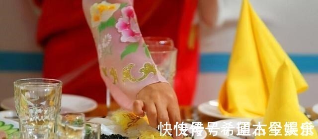 宴请&中国国宴,大方庄重;朝鲜国宴,喝酒不多,以吃为主!