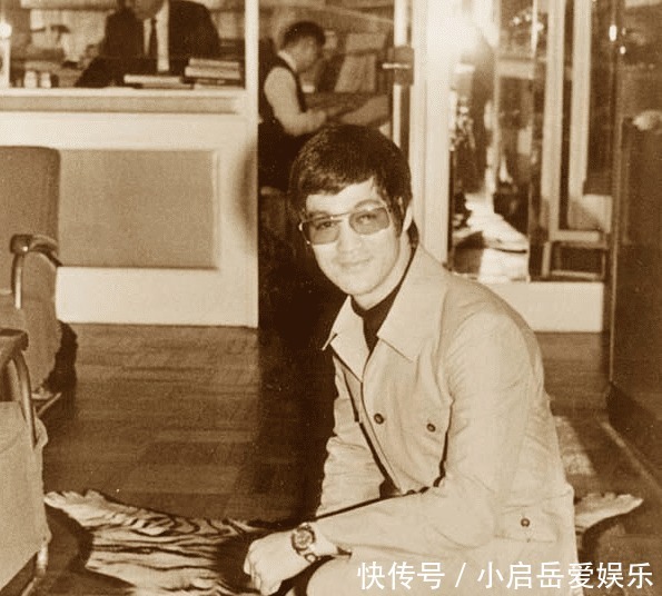 猝死|李小龙珍贵生活照:和儿子合影令人心酸,图9女子透露猝死全过程