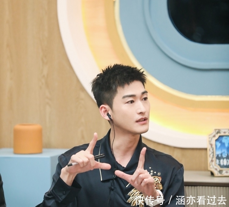偶像剧 张翰也要沦为综艺咖?新剧少见有播出,综艺节目倒是接了不少