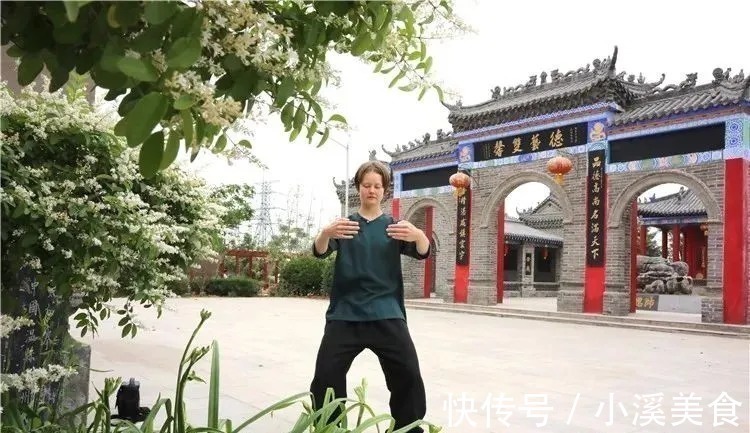 膝盖|站桩，师父都不一定会传的这点东西，养身必看！