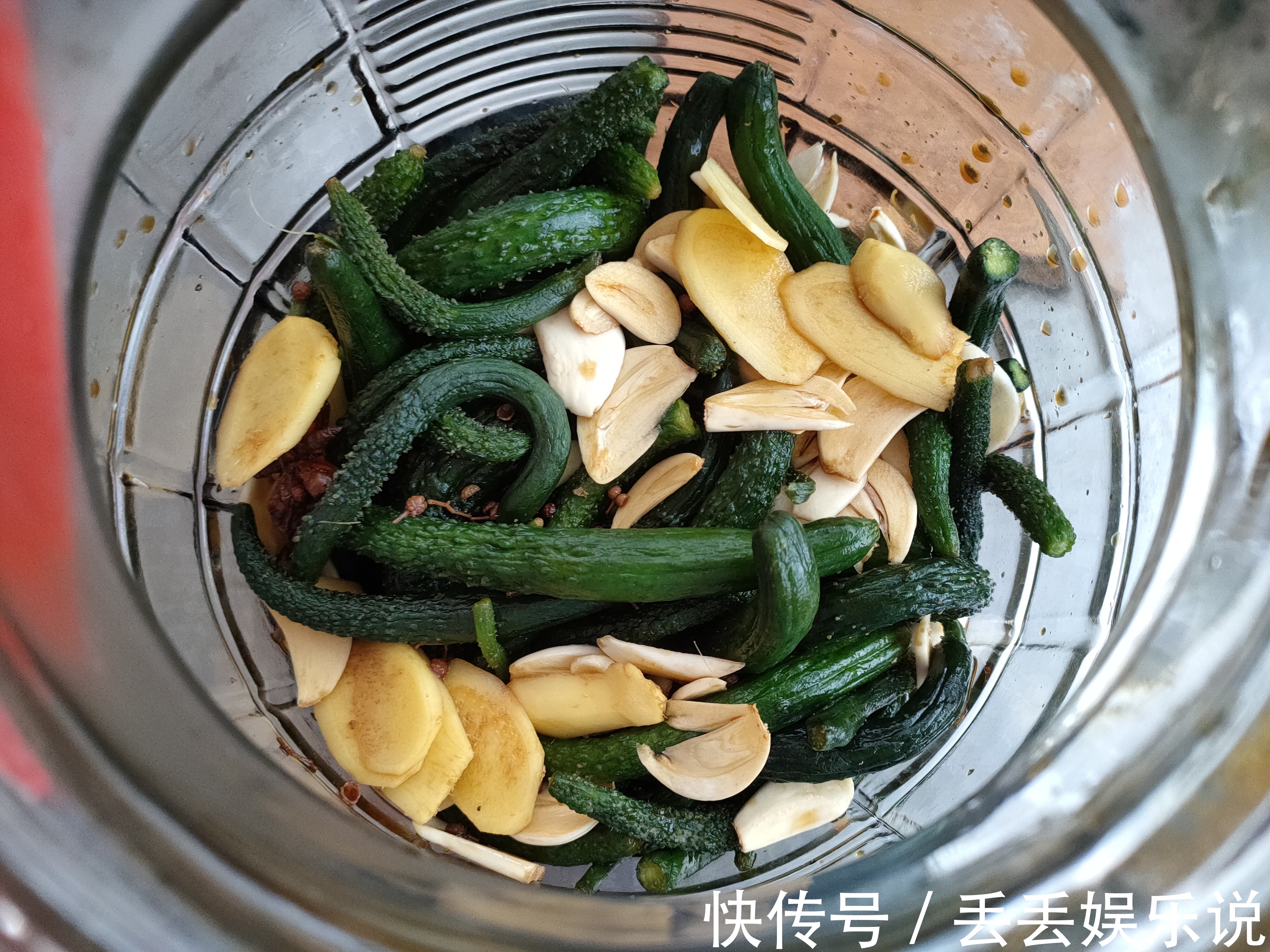 腌黄瓜咸菜,切记不要“放1样”,婆婆教我的方法,放一年都不坏